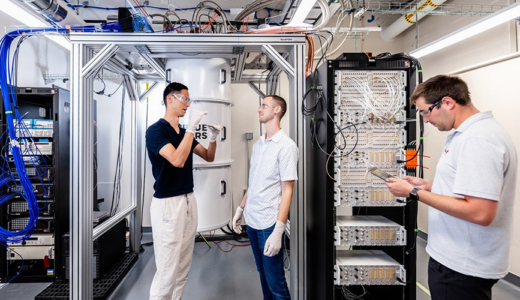 アルゴンヌ国立研究所とインテル、12量子ビットシリコン量子ドットプロセッサを導入