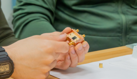 QuantumCore、IQCおよびNSERCと協力し、170万ドルの進行波パラメトリック増幅器（TWPA）開発イニシアチブを推進